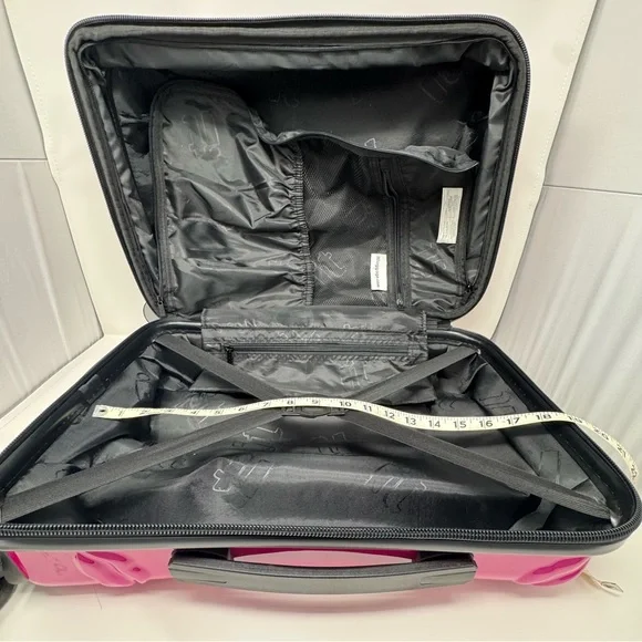 It Luggage 21" Metalik Hot Pink Lips Kiss Smooch Carry On Hard Shell Luggage